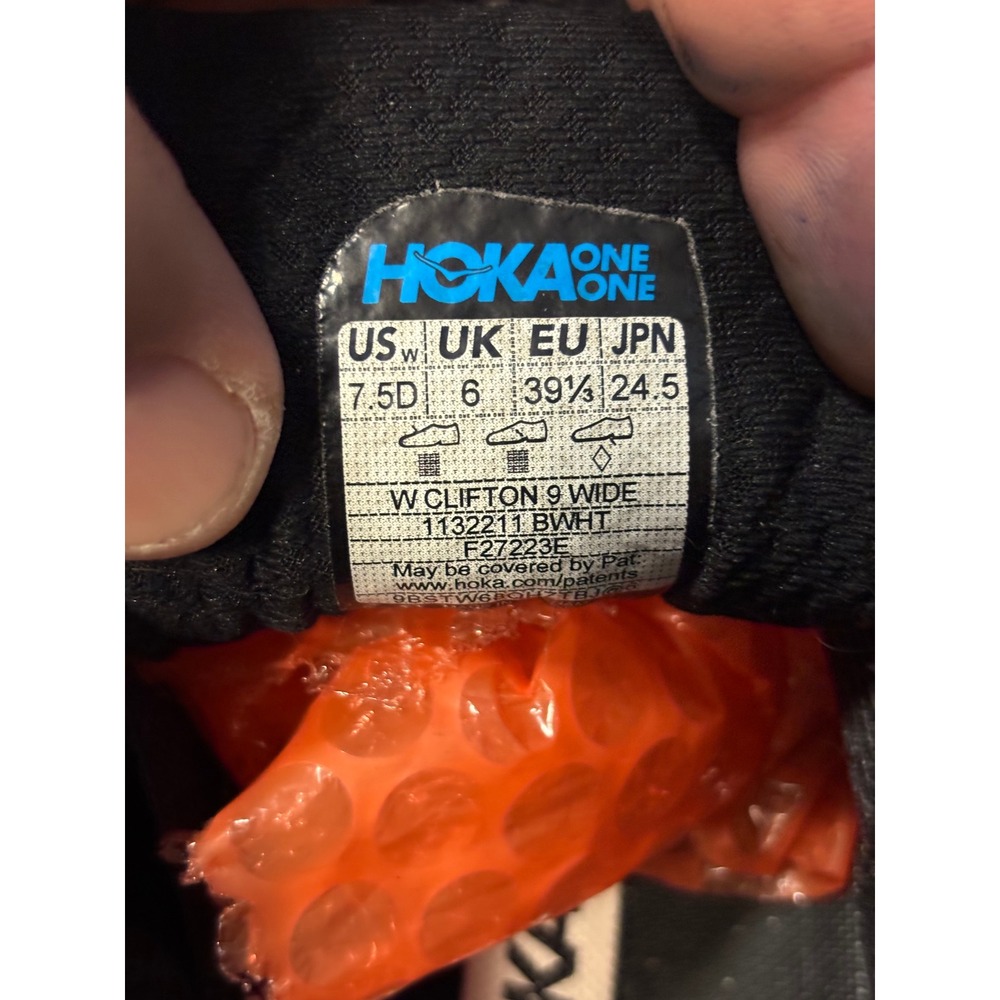 Hoka Clifton 9 Wide Running Shoes Womens 7.5D Black White Sneakers 1132211 BWHT - Picture 2 of 12